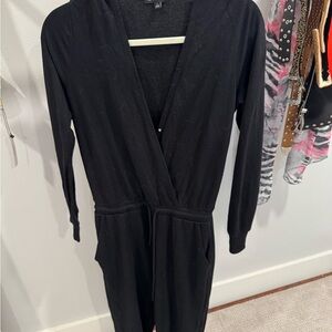 Beyond Yoga Black V-Neck Top